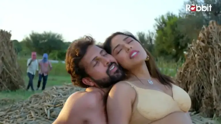 Pichese E6 – Aayushi Jaiswal Bhabhi Sexy Video