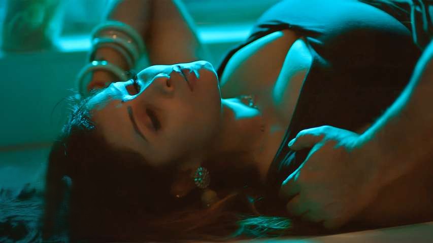 Raat Ki Raani E5 – Priyanka Chaurasia Bhabhi Sex