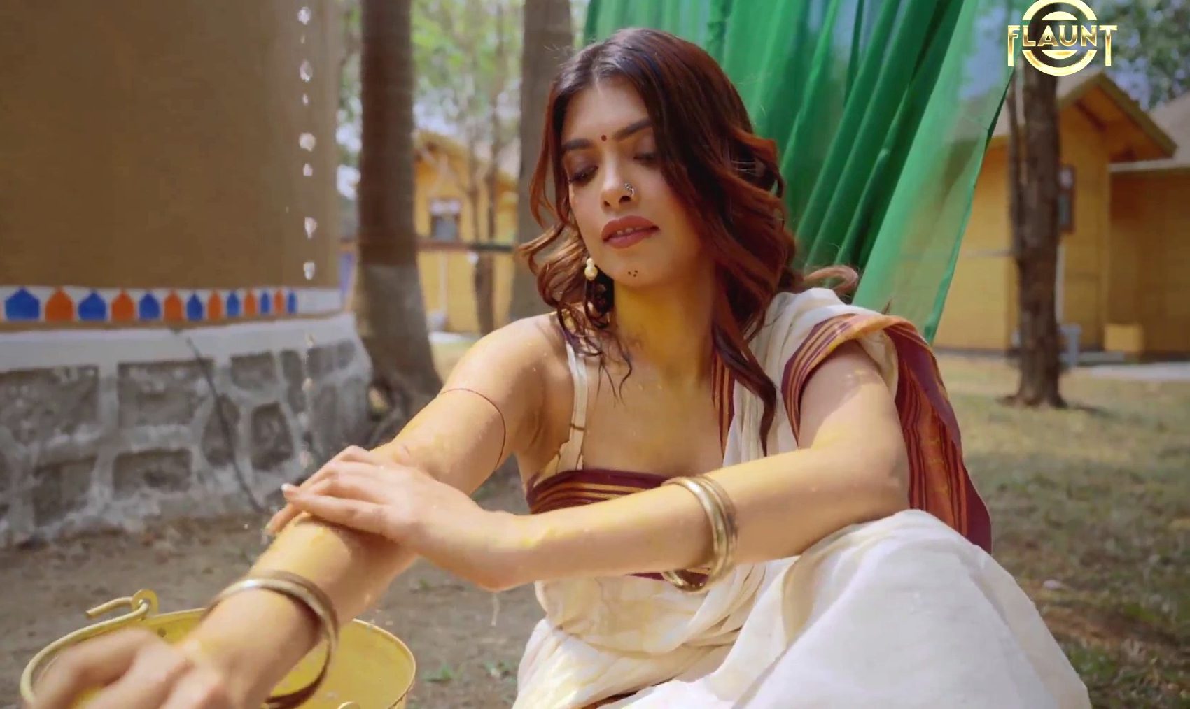 Sensuous Srishti E1 – Hot Bhabhi Ki Chudai Video